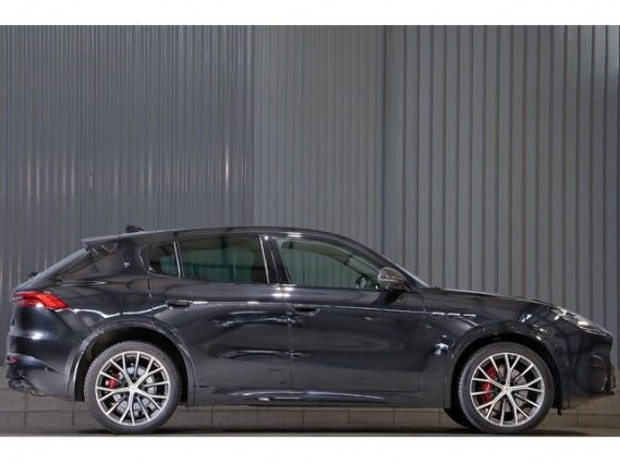 صورة مصغرة 3 لـ 2023 Maserati GRECALE