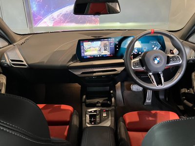 2025 BMW 1 SERIES photo 13
