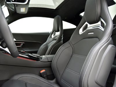 صورة 9 لـ 2025 Mercedes-BENZ GT AMG