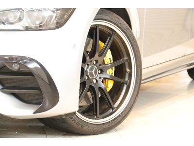 صورة 4 لـ 2023 Mercedes-BENZ GT AMG