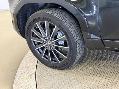 صورة 16 لـ 2025 Lexus GX