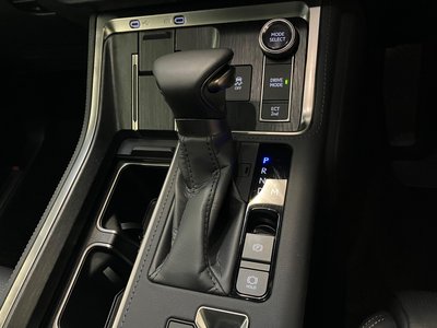 صورة 30 لـ 2025 Lexus GX