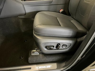 صورة 17 لـ 2025 Lexus GX