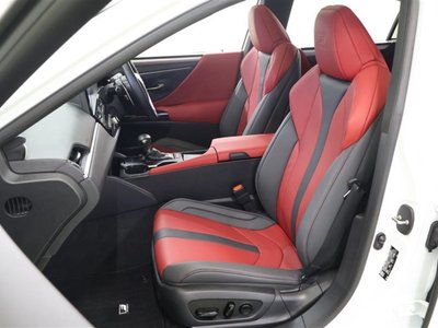 2023 Lexus ES thumbnail 32