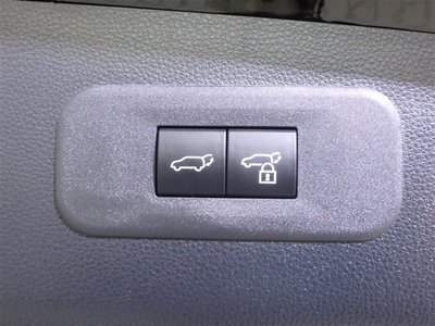 2025 Toyota CROWN ESTATE thumbnail 29