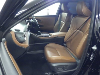 2025 Toyota CROWN ESTATE thumbnail 32