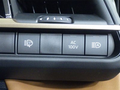 2025 Toyota CROWN ESTATE photo 13