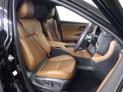 2025 Toyota CROWN ESTATE photo 9