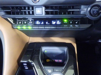 2025 Toyota CROWN ESTATE thumbnail 21