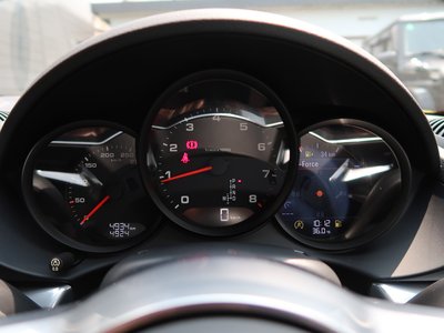 2018 Porsche 718 thumbnail 27