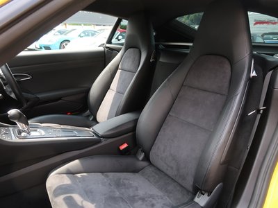 2018 Porsche 718 photo 14