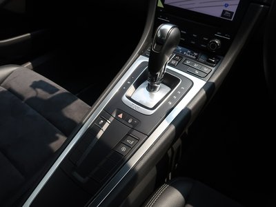 2018 Porsche 718 photo 9