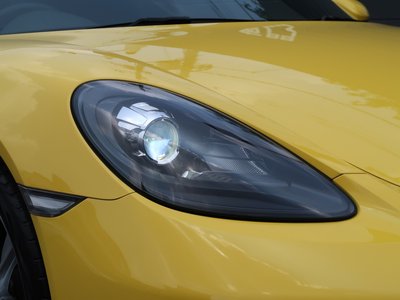 2018 Porsche 718 thumbnail 25