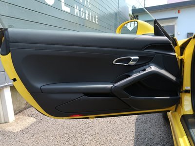 2018 Porsche 718 thumbnail 30