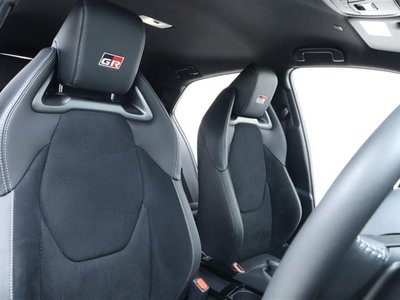 صورة 15 لـ 2025 Toyota GR COROLLA