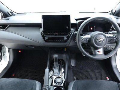 صورة 14 لـ 2025 Toyota GR COROLLA
