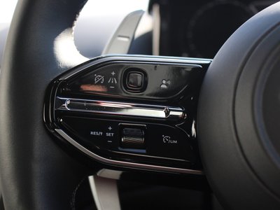 2025 Aston Martin DB12 缩略图 17