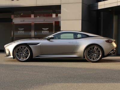 2025 Aston Martin DB12 缩略图 29