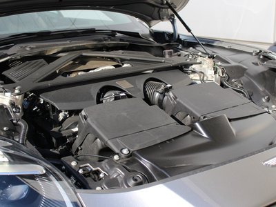 2025 Aston Martin DB12 缩略图 33