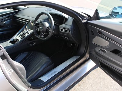 2025 Aston Martin DB12 缩略图 3