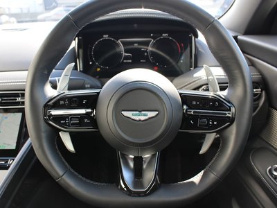 2025 Aston Martin DB12 缩略图 9