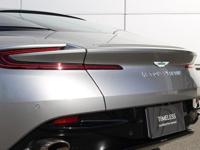 2025 Aston Martin DB12 缩略图 27