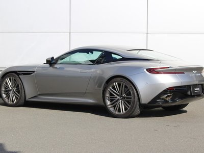 2025 Aston Martin DB12 缩略图 2