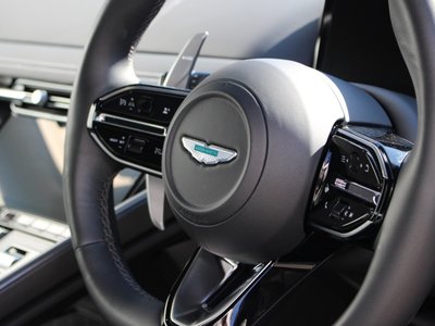 2025 Aston Martin DB12 缩略图 16