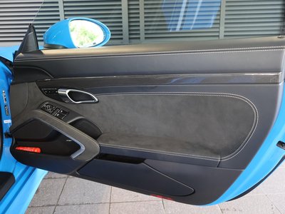 2025 Porsche 718 thumbnail 29