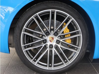 2025 Porsche 718 photo 11