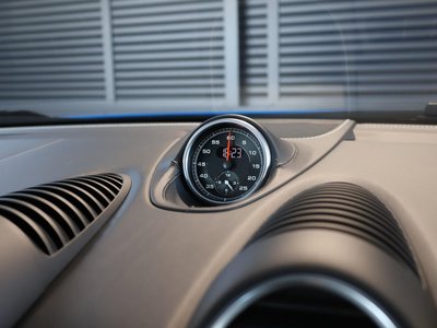 2025 Porsche 718 thumbnail 37