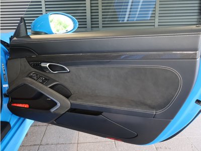 2025 Porsche 718 thumbnail 17