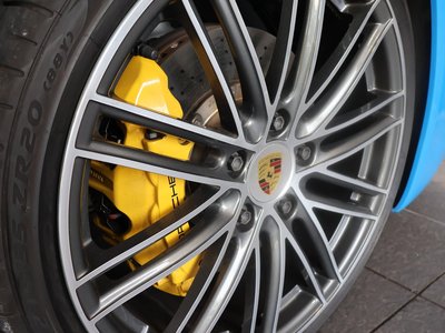 2025 Porsche 718 thumbnail 44