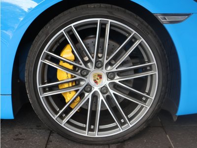 2025 Porsche 718 photo 10