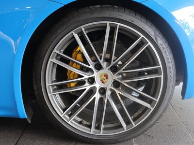2025 Porsche 718 thumbnail 22