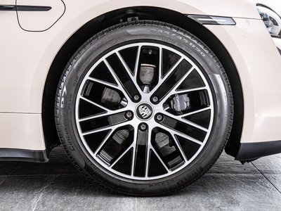 2021 Porsche TAYCAN thumbnail 40