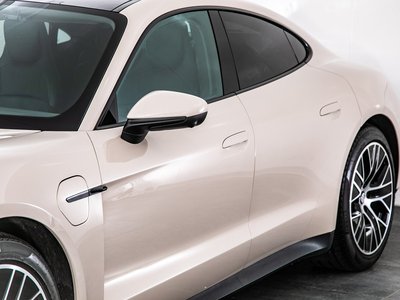 2021 Porsche TAYCAN thumbnail 21
