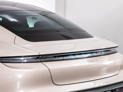 2021 Porsche TAYCAN thumbnail 34