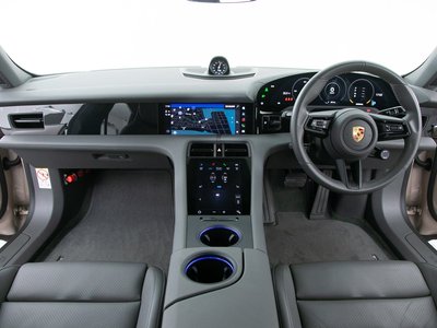 2021 Porsche TAYCAN thumbnail 46