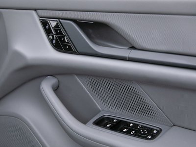 2021 Porsche TAYCAN thumbnail 74