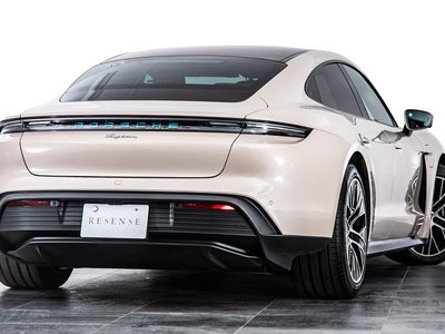 2021 Porsche TAYCAN photo 15