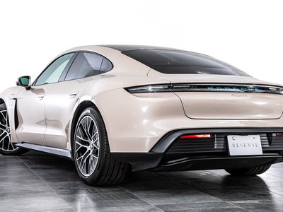 2021 Porsche TAYCAN photo 12