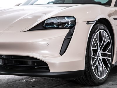 2021 Porsche TAYCAN thumbnail 22
