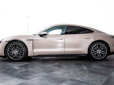 2021 Porsche TAYCAN photo 11