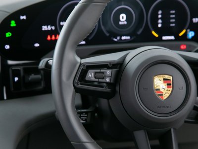 2021 Porsche TAYCAN thumbnail 50