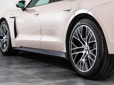 2021 Porsche TAYCAN thumbnail 37