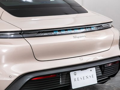 2021 Porsche TAYCAN thumbnail 38