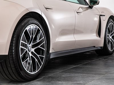 2021 Porsche TAYCAN thumbnail 33