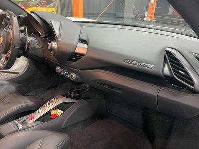 صورة مصغرة 77 لـ 2017 Ferrari 488 GTB