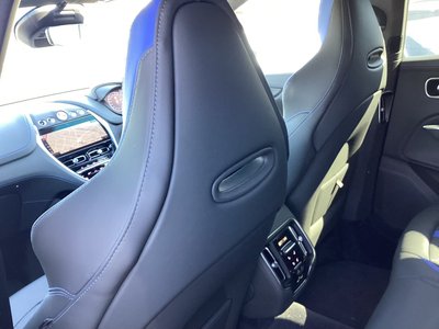 2024 Aston Martin DBX — миниатюра 20